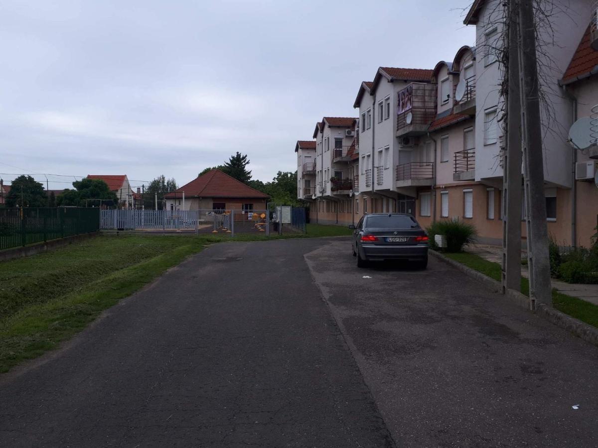 Gabrielle Apartman Hajdúszoboszló Exterior foto